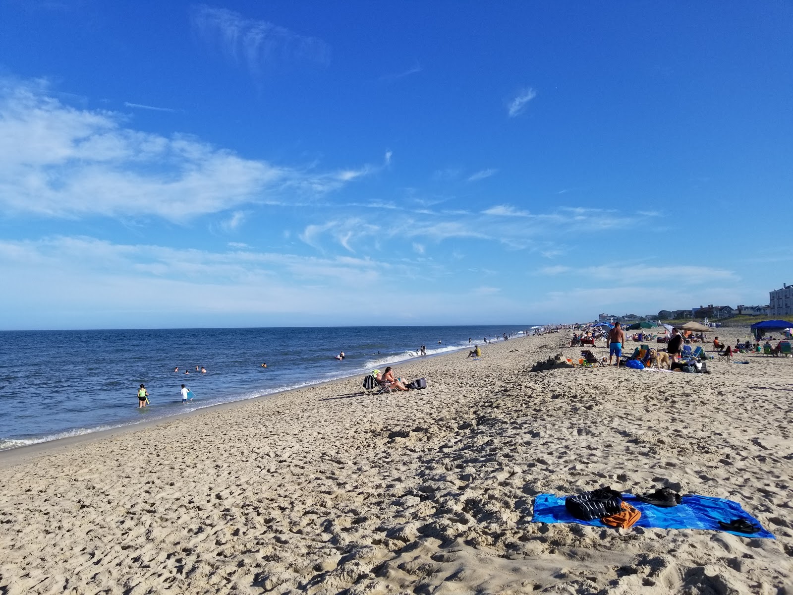 Dewey Beach的照片 带有明亮的沙子表面