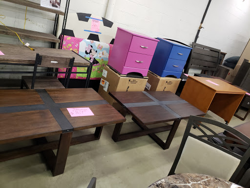 Discount Store «PHILLIPS DISCOUNT FURNITURE», reviews and photos, 2112 Berkmar Dr, Charlottesville, VA 22901, USA