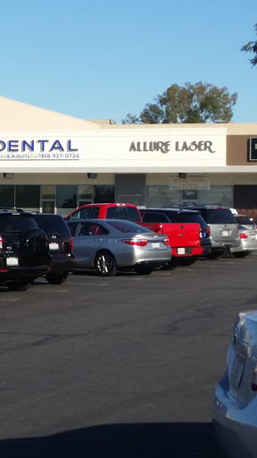 V P Discount Health Food Mart, 13023 Victory Blvd, North Hollywood, CA 91606, USA, 