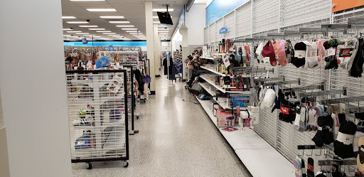 Shopping Mall «Richardson Square», reviews and photos, 501 S Plano Rd, Richardson, TX 75081, USA