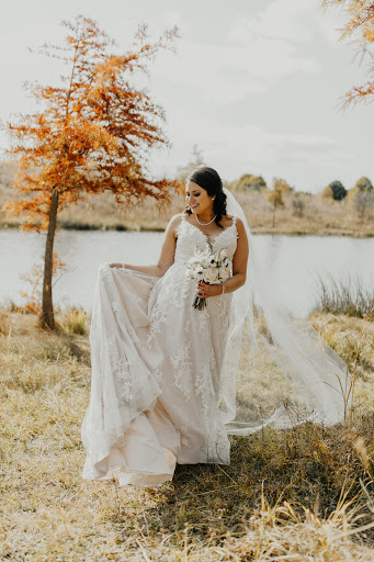 Wedding Store «Atelier Igar Bridal», reviews and photos, 723 E Dundee Rd, Arlington Heights, IL 60004, USA