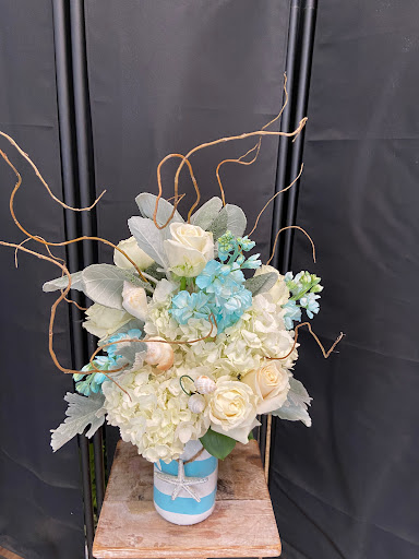 Florist «BloomTown Florist», reviews and photos, 218 W Bay Dr, Largo, FL 33770, USA