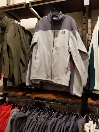 Clothing Store «The North Face Outlet», reviews and photos, 1155 Buck Creek Rd, Simpsonville, KY 40067, USA
