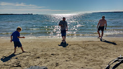 Foto de Sandy Beach - lugar popular entre os apreciadores de relaxamento