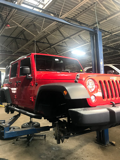 Auto Repair Shop «Personalized Auto Care», reviews and photos, 2200 Waukegan Rd, Glenview, IL 60025, USA