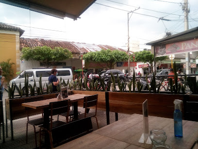 Bruno - Restaurante & Café - Cra. 2 #3-2, Anapoima, Cundinamarca, Colombia