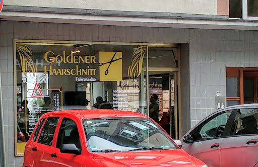 Goldener & Haarschnitt