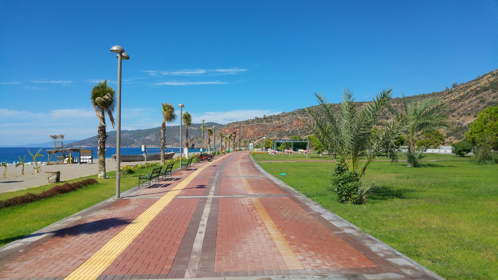 Gazipasa Halk plaji的照片 便利设施区域
