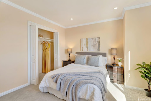 Mosaik Real Estate image