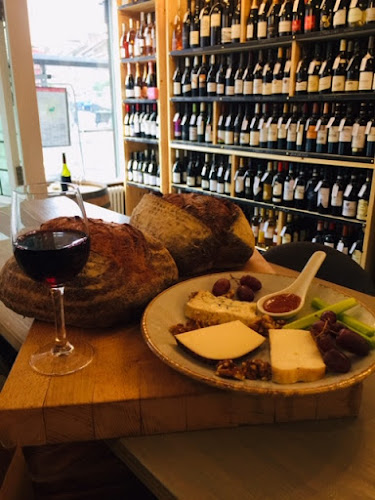 Reviews of Jerome's Wine Bar & Shop in London - Pub