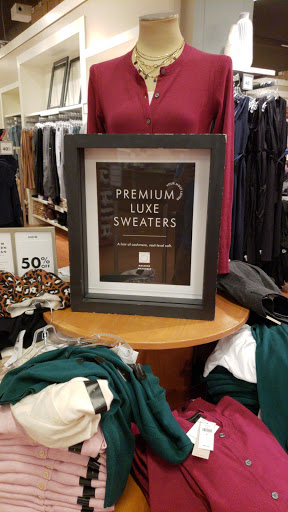 Clothing Store «Banana Republic», reviews and photos, 8200 Vineland Ave, Orlando, FL 32821, USA
