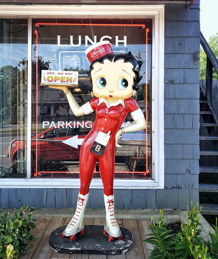 Maries Family Diner image 9