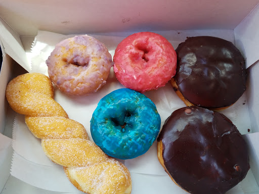 Donut Shop «Yum Yum Donuts», reviews and photos, 8139 W Manchester Ave, Playa Del Rey, CA 90293, USA