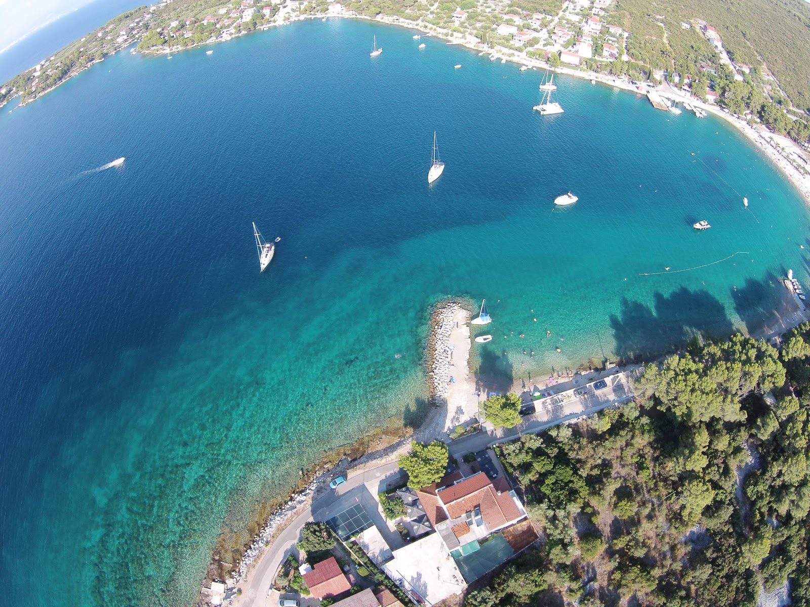 Photo de Necujam beach et le règlement