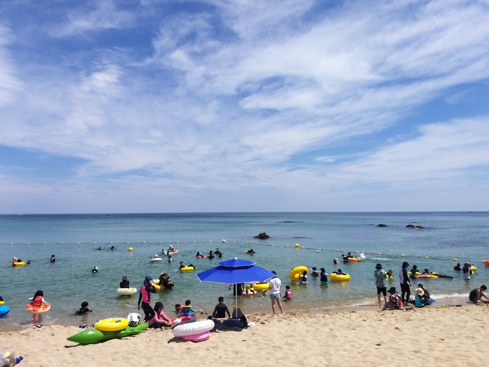Fotografie cu Tokcheon Beach și așezarea