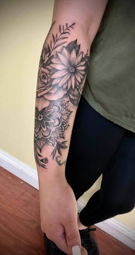 Explore king of hearts tattoo ideas, creative tattoo ideas in Garden Grove, available at Anna Hang Tattoo