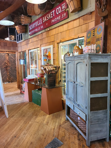 Antique Furniture Store «Hip and Humble», reviews and photos, 401 E Main St, Berryville, VA 22611, USA