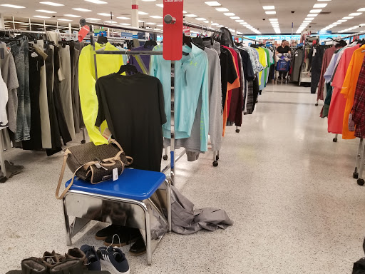 Clothing Store «Ross Dress for Less», reviews and photos, 9820 W Lower Buckeye Rd, Tolleson, AZ 85353, USA