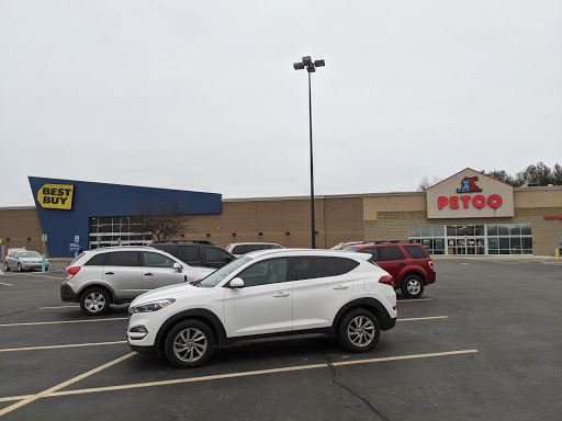 Pet Supply Store «Petco Animal Supplies», reviews and photos, 1337 N National Rd, Columbus, IN 47201, USA