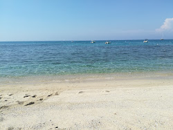 Spiaggia della Contura'in fotoğrafı uçurumlarla desteklenmiş