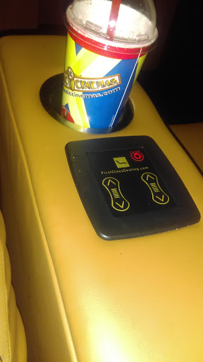 Movie Theater «Cinema 12 Theatre: Classic Cinemas», reviews and photos, 100 L W Besinger Dr, Carpentersville, IL 60110, USA