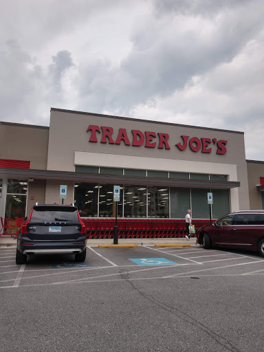 Shopping Mall «The Shops At Kenilworth», reviews and photos, 800 Kenilworth Dr, Towson, MD 21204, USA