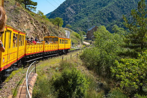 Train jaune à Fuilla