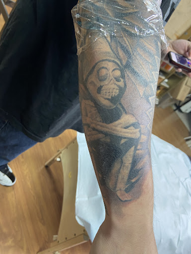 Explore rock climbing tattoo ideas, creative tattoo ideas in Maywood, available at Colibri Tattoo Studio