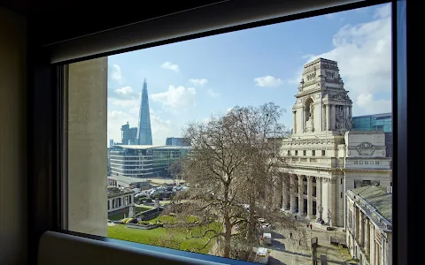 citizenM Tower of London hotel image