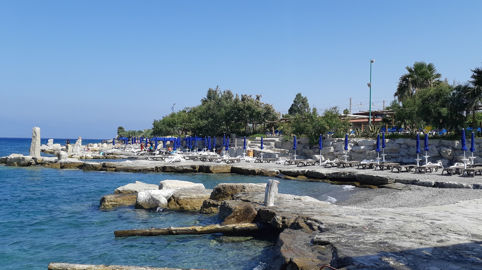 Foto von Marina di Porto Bolaro Beach mit graue kiesel Oberfläche