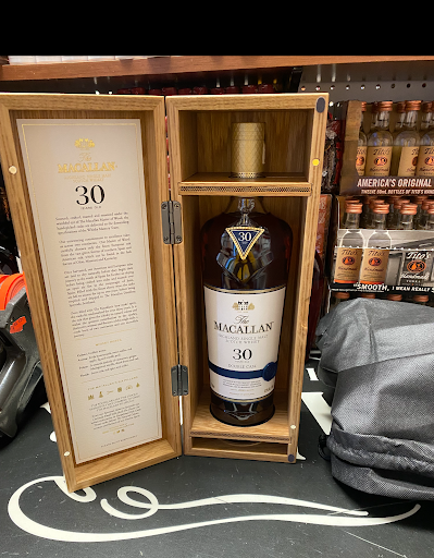 Liquor Store «Flags Liquor Store», reviews and photos, 4215 Fulton Industrial Blvd SW, Atlanta, GA 30336, USA