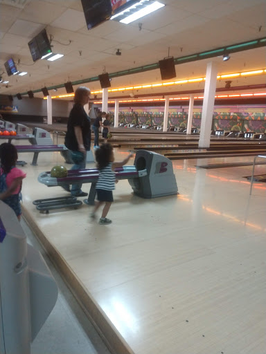 Bowling Alley «Plaza Lanes», reviews and photos, 1643 Eastway Dr, Crawfordsville, IN 47933, USA