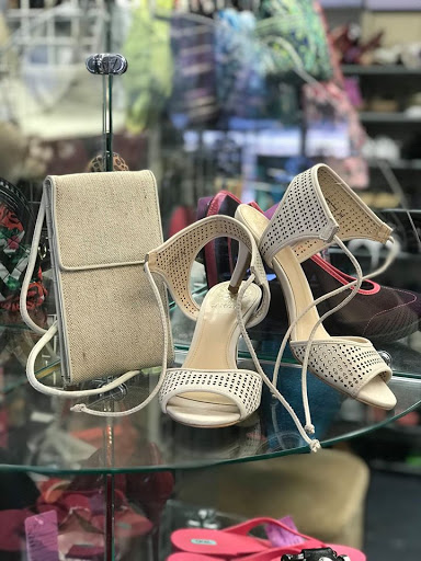 Thrift Store «Hope Chest Thrift Store», reviews and photos, 1215 8th Ave W, Bradenton, FL 34205, USA