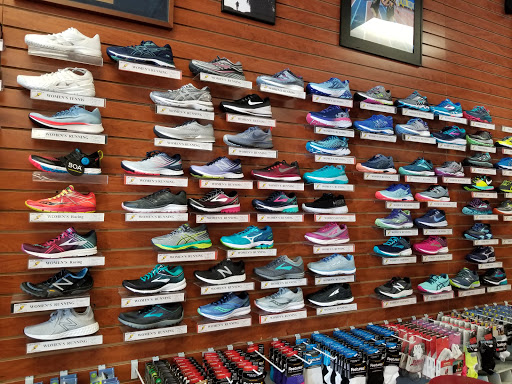 Sporting Goods Store «Delaware Running Co», reviews and photos, 4021 Kennett Pike, Wilmington, DE 19807, USA