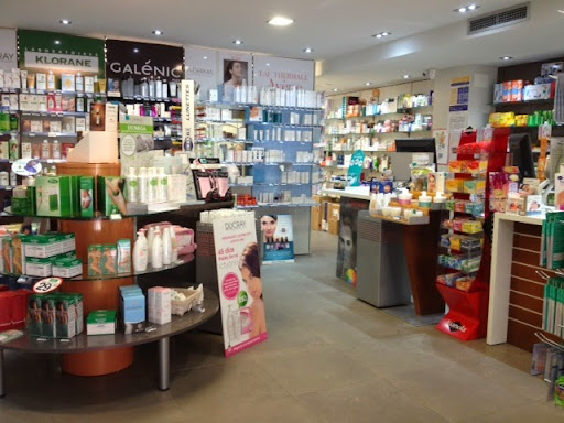 Información y opiniones sobre Farmacia Trinquet de Barcelona