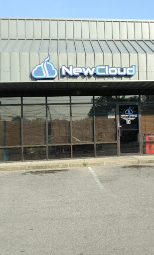Tobacco Shop «New Cloud Vapor Vape Shop», reviews and photos, 1725 E 10th St d, Jeffersonville, IN 47130, USA
