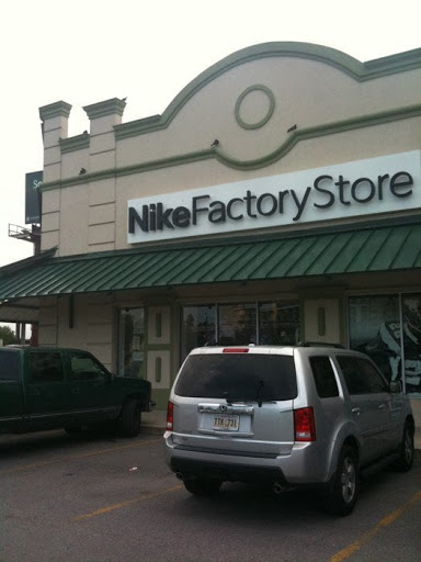 Clothing Store «Nike Factory Store», reviews and photos, 4101 S Carrollton Ave, New Orleans, LA 70119, USA
