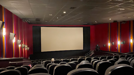 Movie Theater «Regal Cinemas The Loop 16 & RPX», reviews and photos, 3232 N John Young Pkwy, Kissimmee, FL 34741, USA