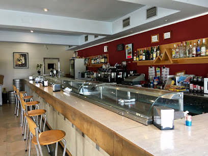 Cafetería La Diezma - C. la Magantina, 35, 22006 Huesca, Spain