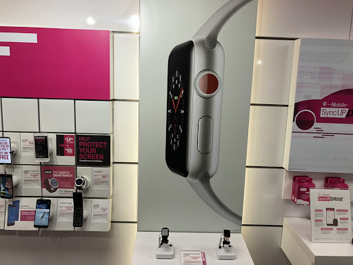 Cell Phone Store «T-Mobile», reviews and photos, 1757 E Hebron Pkwy, Carrollton, TX 75010, USA