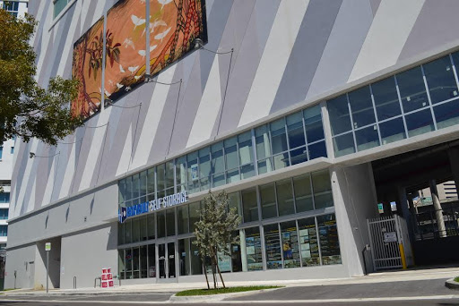 123 SW North River Dr, Miami, FL 33130, USA