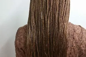 African Queen Hair image