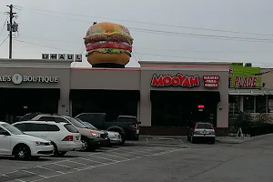 MOOYAH Burgers, Fries & Shakes image