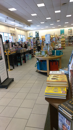 Book Store «Barnes & Noble Booksellers South Corona», reviews and photos, 2470 Tuscany St #101, Corona, CA 92881, USA