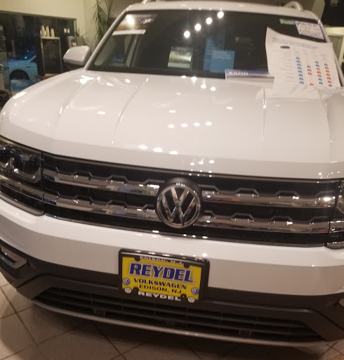 Volkswagen Dealer «Reydel Volkswagen, Sales & Service Center, Edison New Jersey VW Dealer», reviews and photos, 2034 NJ-27, Edison, NJ 08817, USA