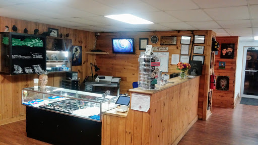 Tattoo Shop «Celtic Crow Tattoo», reviews and photos, 526 Railroad Ave, Clarkesville, GA 30523, USA