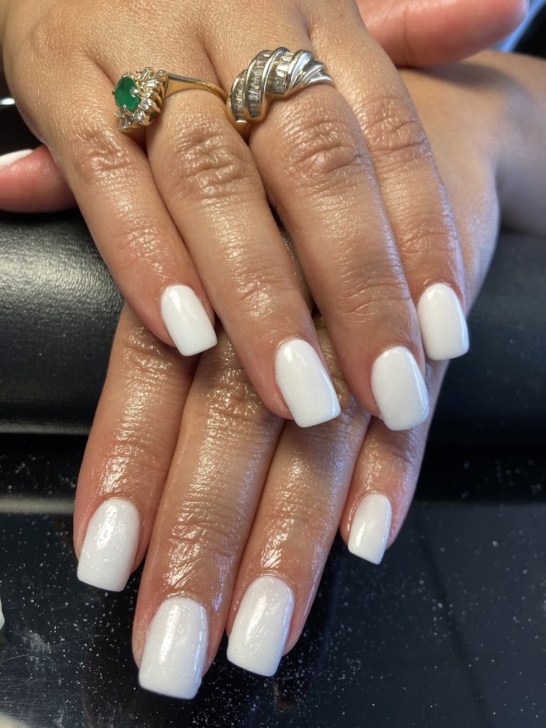 Meadow’s Nails Spa 77477