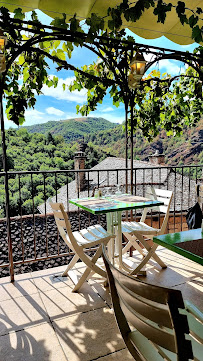 Atmosphère du Restaurant français Le Charlemagne à Conques-en-Rouergue - n°5