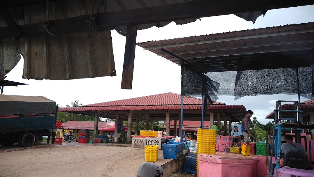 Kompleks Pasar Bisik Ikan Kuala Muda