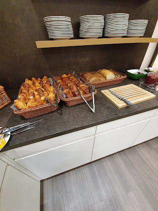 Plats et boissons hôtels Super 8 by Wyndham Freiburg 79106 Freiburg im Breisgau